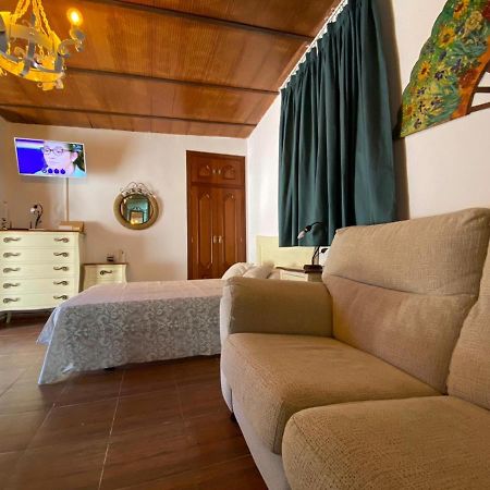 Estudio Coqueto Con Cocina, Bano Y Piscina De Temporada Compartida, A 8Km De Cordoba, En Plena Sierra,By Trassierrarooms Esterno foto